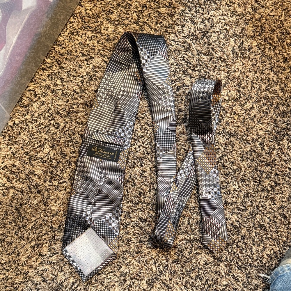 Venezia Classic Geometric Men's Silk Tie in Black and Gray